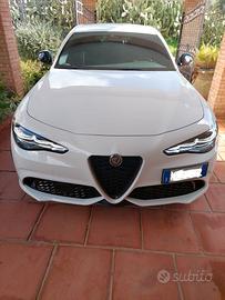 Giulia veloce 2023 20.000 km pari al nuovo