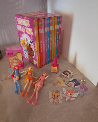 Lotto bambole winx libri portachiavi ecc.