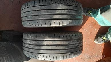 pneumatico 235/45/18 