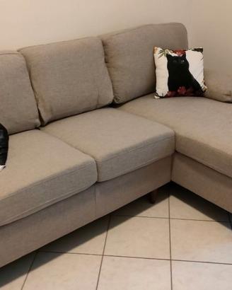 Divano Gedved Jysk colore grigio chiaro