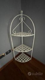 Porta oggetti ad angolo in ferro panna