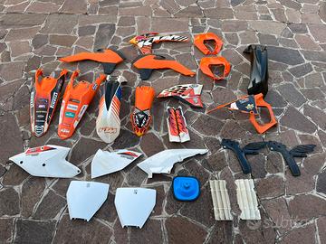 Vari set plastiche KTM 125/200/250/300/450/530