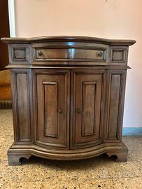 Mobile in legno – stile classico