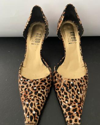 Scarpe leopardate con strass e tacco alto