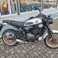 Yamaha XSR 700 X-TRIBUTE ABS 2021
