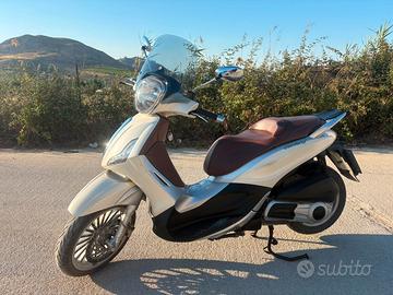 Beverly 300 ie