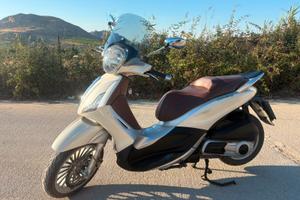 Beverly 300 ie
