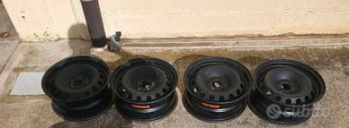 4 cerchi in ferro da 15 alfa romeo