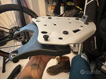 Piastra bauletto originale Triumph tiger 1200