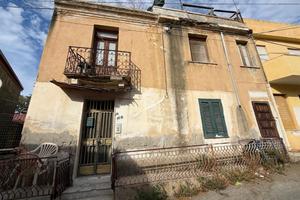2 LOCALI A REGGIO DI CALABRIA