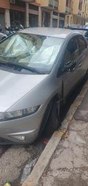 Honda Civic incidentata