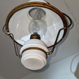 
Lampadario vintage in vetro opalino e ottone