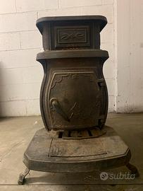 STUFA A LEGNA IN GHISA INGLESE PRIMI 900