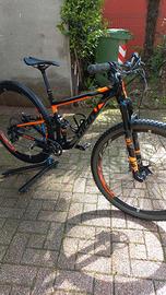 MOUNTAIN BIKE GIANT 77