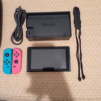 NINTENDO SWITCH 2018 con ACCESSORI e CUSTODIA 