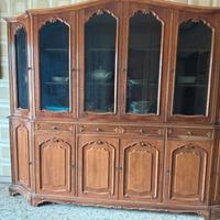 Credenza con vetrinetta