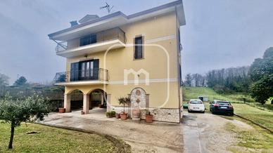 Elegante Villa Unifamiliare