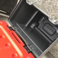 Bidoni nuovi con ruote in plastica robusta