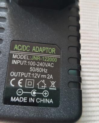2 alimentatori 12 volt 2 ampere