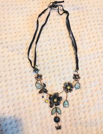 Collana fiori blu fatta a mano