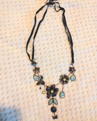 Collana fiori blu fatta a mano