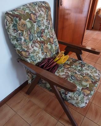 Poltrona da salotto con schienale medio