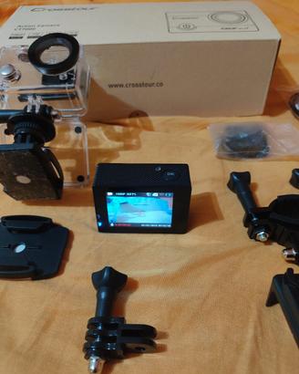 Camera subacquea o sportiva nuova con accessori 