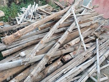 Legna proveniente da demolizione tetto