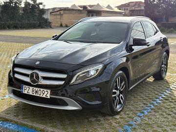 MERCEDES GLA 220 CDI 2015 Automatic 4Matic Premium