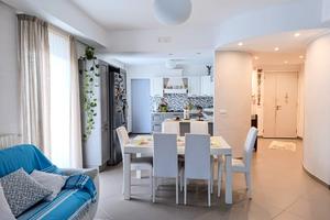 Luminoso appartamento, completamente ristrutturato