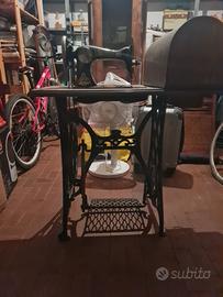 Macchina da cucire Naumann