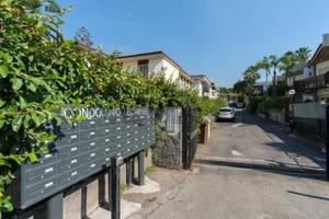 Locale Commerciale - Aci Castello