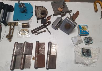 Serrature , nottolini , occhiolino , chiavistello