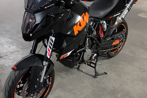 Ktm 990 smt 2011