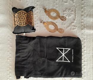 Set dorato decorato