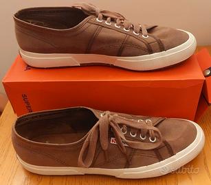 Superga modello classico 2750. Color caffè. N°45