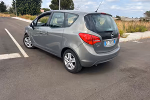 Opel Meriva 1.6 DIESEL 95 cavalli Anno 2015 
