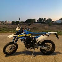 Suzuki VALENTI Racing SM 125 Z