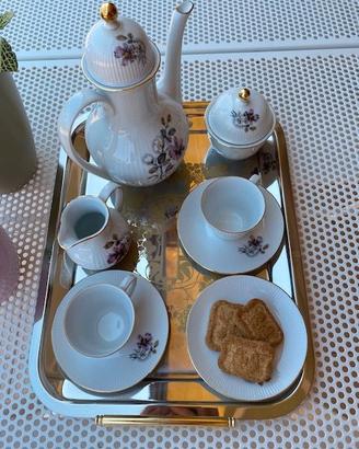 SERVIZIO DA CAFFE' CON BORDO DORATO E DECORAZIONI