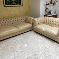 2divani in pelle stile chesterfield