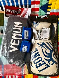 Guantoni boxe, fasce e protezione stinchi
