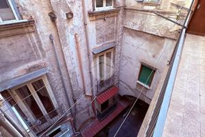 PALAZZO A NAPOLI