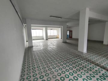 Laboratorio 145mq interni più terrazzo