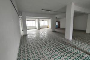 Laboratorio 145mq interni più terrazzo