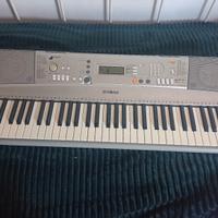 pianola Yamaha PRS e 303