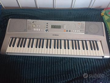 pianola Yamaha PRS e 303