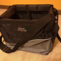 Cestino trasporta cane