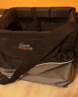 Cestino trasporta cane