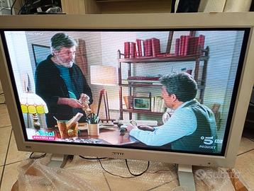 TV MONITOR 40 POLLICI