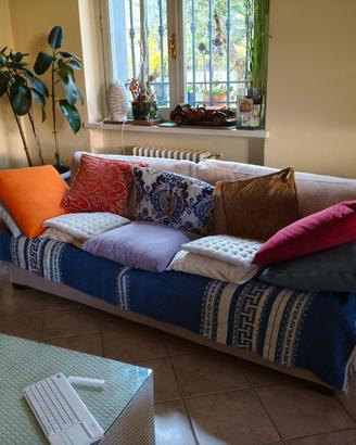 DIVANO CON POUF IN TESSUTO BEIGE CHIARO 3/4 posti